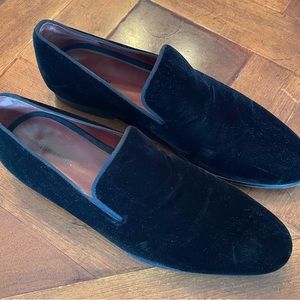 Magnanni men’s black velvet loafers sz 11. Made in Spain